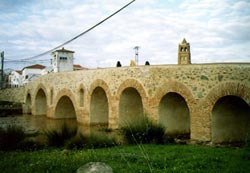 Foto: Puente medieval