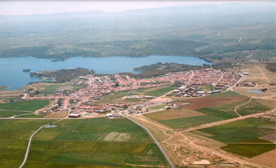 Foto: Vista panorámica de Orellana la Vieja