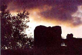 Foto: Restos del castillo de Salvaleón