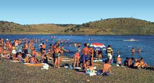 Foto: Playa en el embalse de Orellana